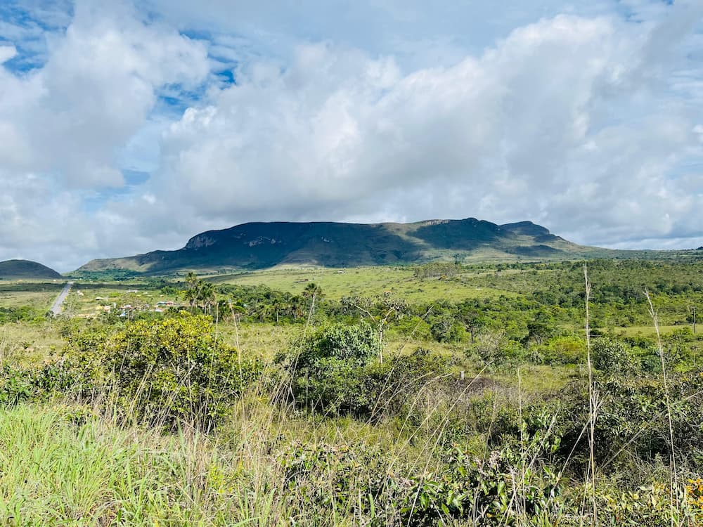 Vista panorâmica do Cerrado com vegetação nativa